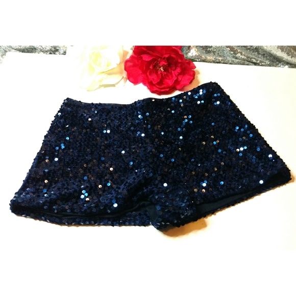 Gorgeous Royal blue Velvet shorts with Sequins - Picture 5 of 5